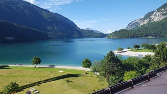 Ferienwohnung Chalet Arianna Molveno Exterior foto
